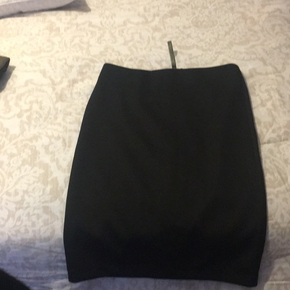 Vince camuto pencil skirt NWOT - Picture 3 of 7